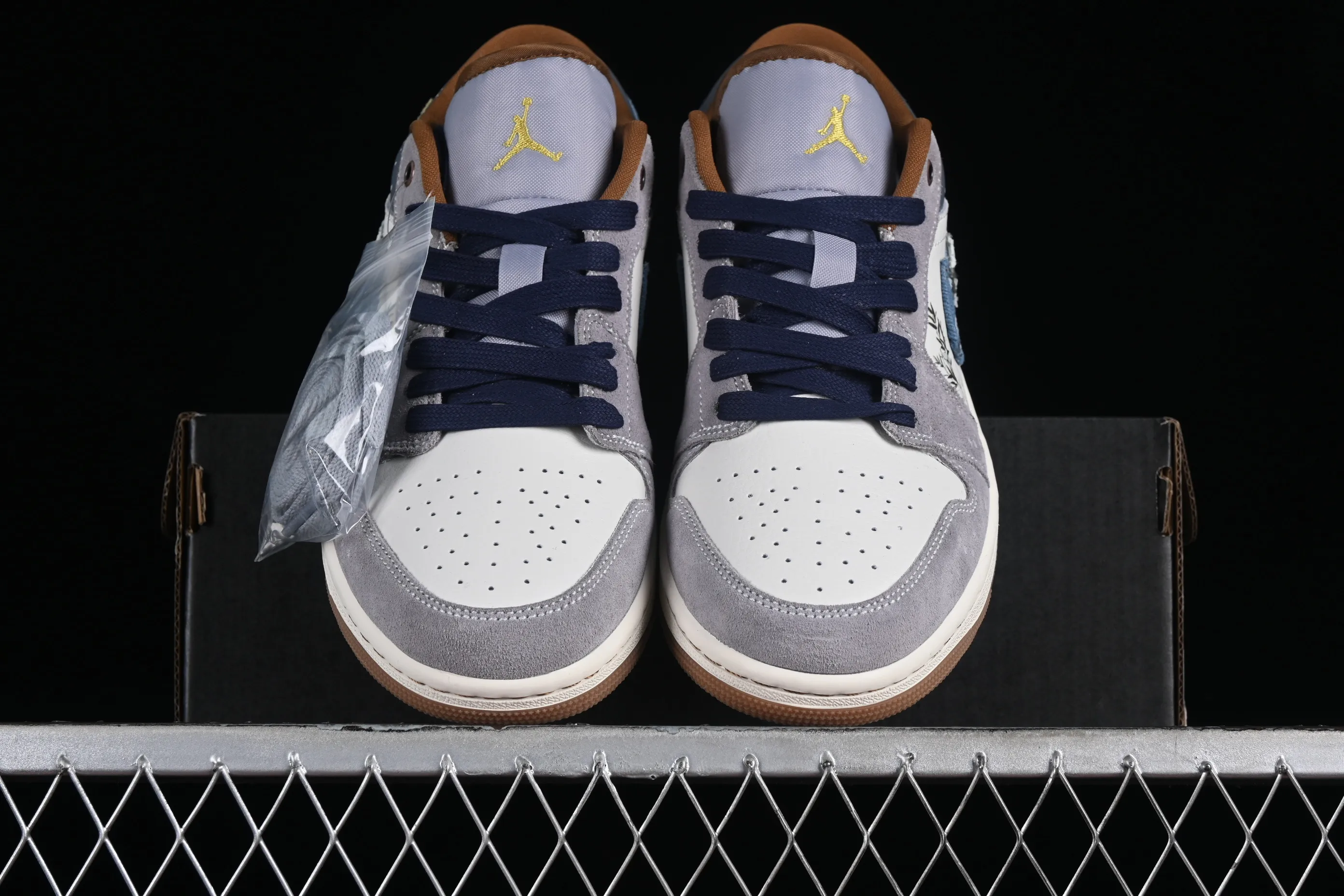 All Categories Air Jordan Jordan Series Basketball Shoes Air Jordan 1 Low Air Jordan 1 Low AJ1 Joe 1 National Treasure Panda Customized Low Bang Cultural Casual Shoes FZ5042-041
